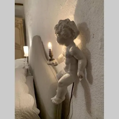 Romantic Anciens In A Beautiful Park * La Fontaine-Saint-Martin