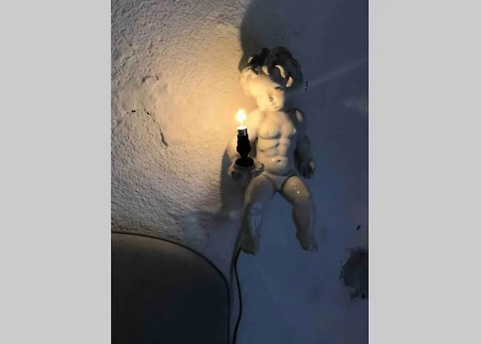 Romantic Anciens In A Beautiful Park *