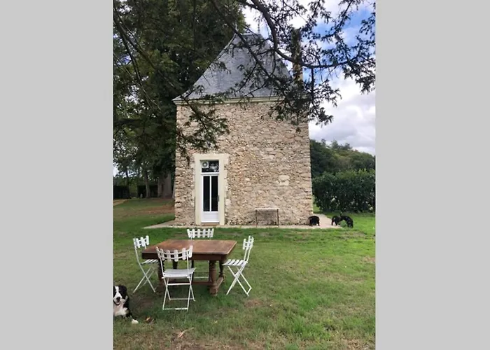 Romantic Anciens In A Beautiful Park *